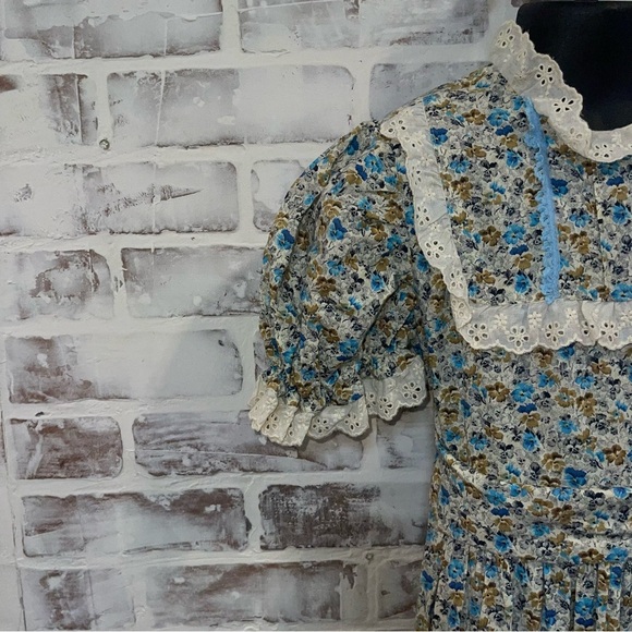 Handmade prairie Floral Blue and White Vintage Dress 8/10 - Picture 5 of 7